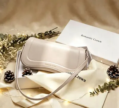 ROMANTIC CROWN Bolsa de Ombra Feminina com Alça Ajustável, Bolsa Feminina Elegante com Couro Sintetico Preto, Presente