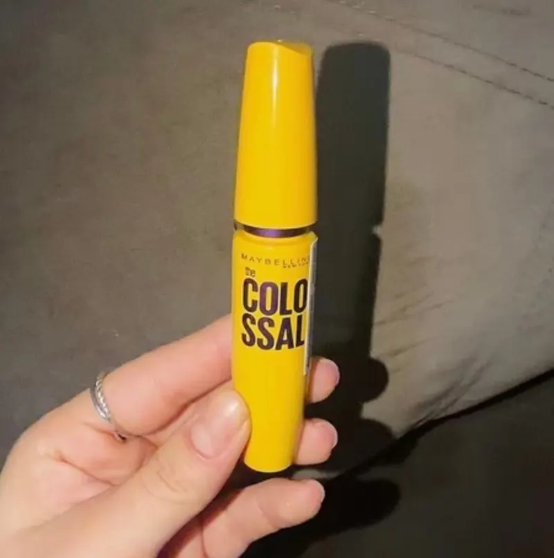 Máscara de Cílios Lavável, Longa Duração, 9x Mais Volume, Cor Preto, The Colossal Volum' Express Maybelline NY, 8ml