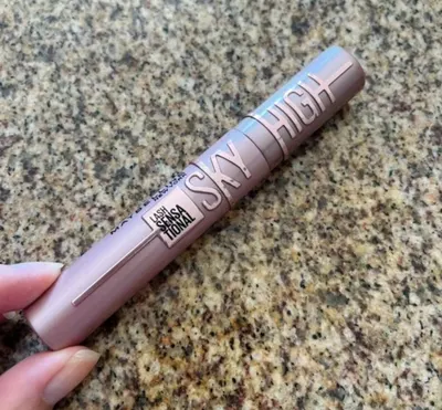 Máscara de Cílios, Escova Flexível e Alongamento sem Limites, Cor Preto, Lash Sensational Sky High Maybelline NY, 7,2ml