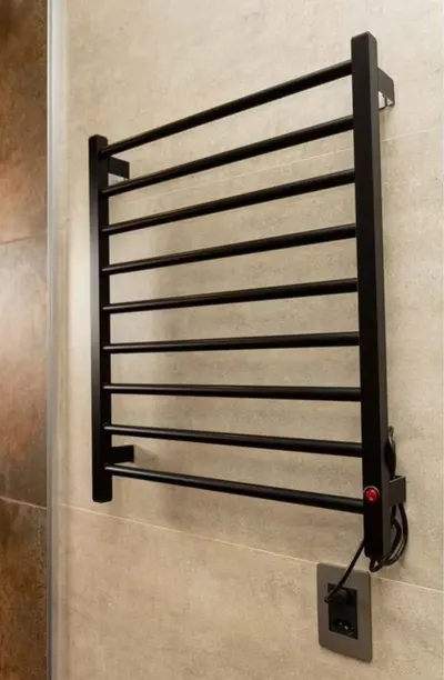 Toalheiro Elétrico Térmico Em Alumínio Aquecido Grande Para Toalhas, Cores Preto, Branco e Prata Tem Shop