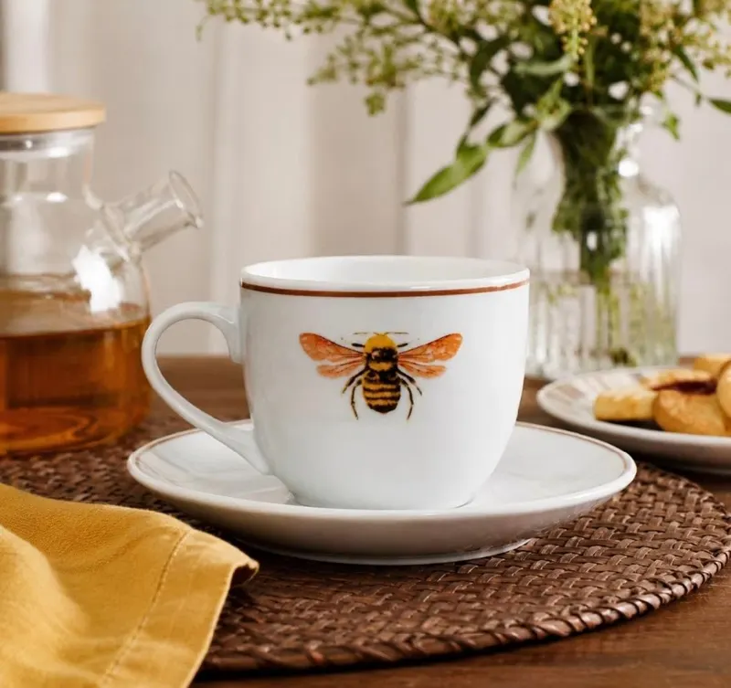 Xicara e pires Cafe Abelha Porcelana 80ml -L Hermitage