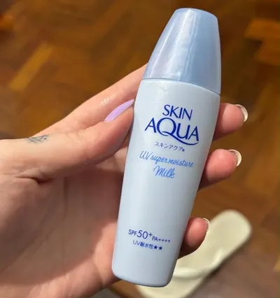 Protetor Solar Facial Skin Aqua Moisture Milk 40g FPS 50