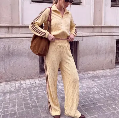 Conjunto Tricô Feminino Jaqueta Cropped e Calça Pantalona