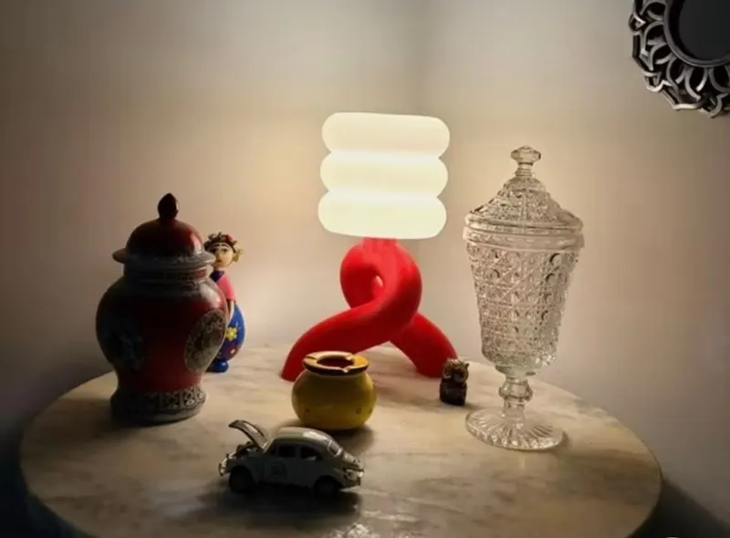 Luminária de Mesa Design Moderno Escandinavo Decorativa LED Quarto Sala Escritório