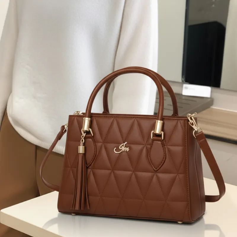 Bolsa Feminina Media Triangle Elegante com Alça de Ombro Transversal e Lateral Couro Pu