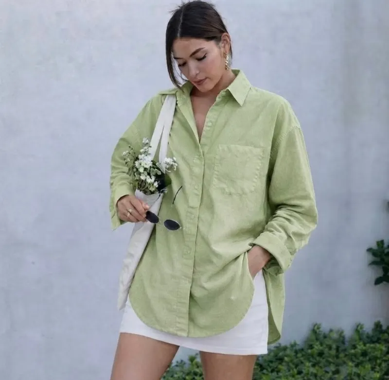 Camisa Feminina De Linho Social Com Botão Manga Longa Com Bolsos