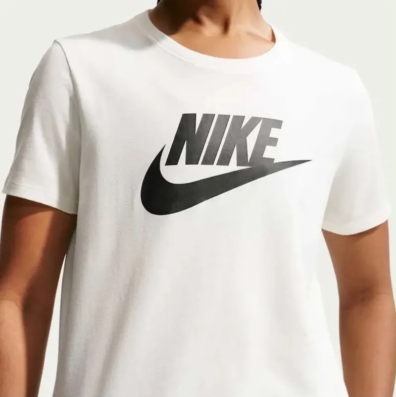 Camiseta Nike Sportswear Essentials Feminina Branco/preto G!