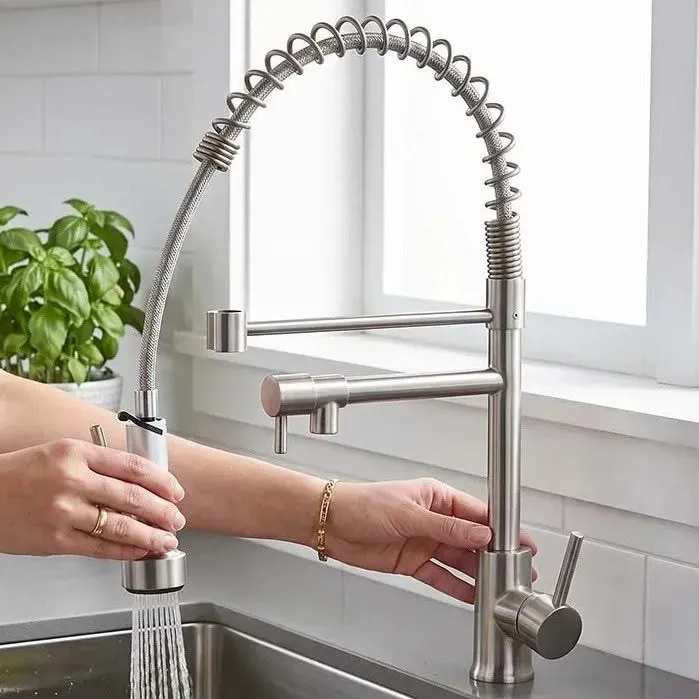 Torneira Monocomando de Cozinha Ducaly Flexível 360° para Bancada, com Jato Direto e Spray em Aço Inoxidável!
