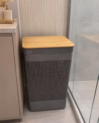 Cesto Roupas 49L Tampa Bambu Plastico Grid Organizador Lavanderia Grande Resistente OU
